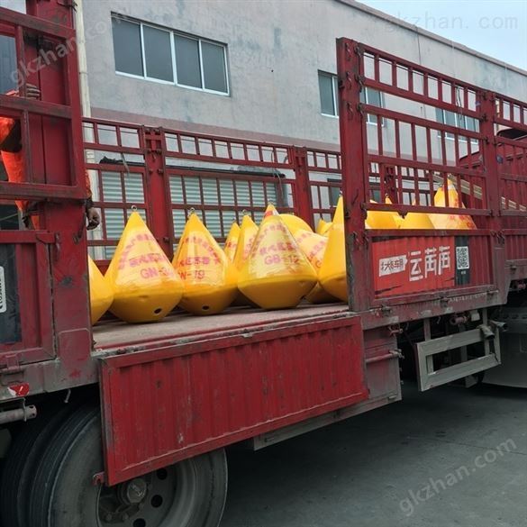 丽水江面警示浮标