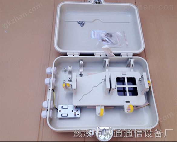 FTTH室外壁挂SMC1分32芯光分路器箱 32芯SMC分光箱